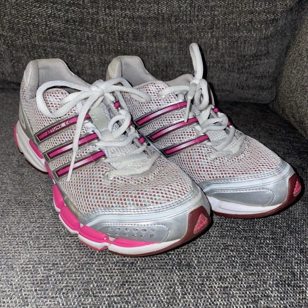 Women’s Adidas Attune Size 6.5